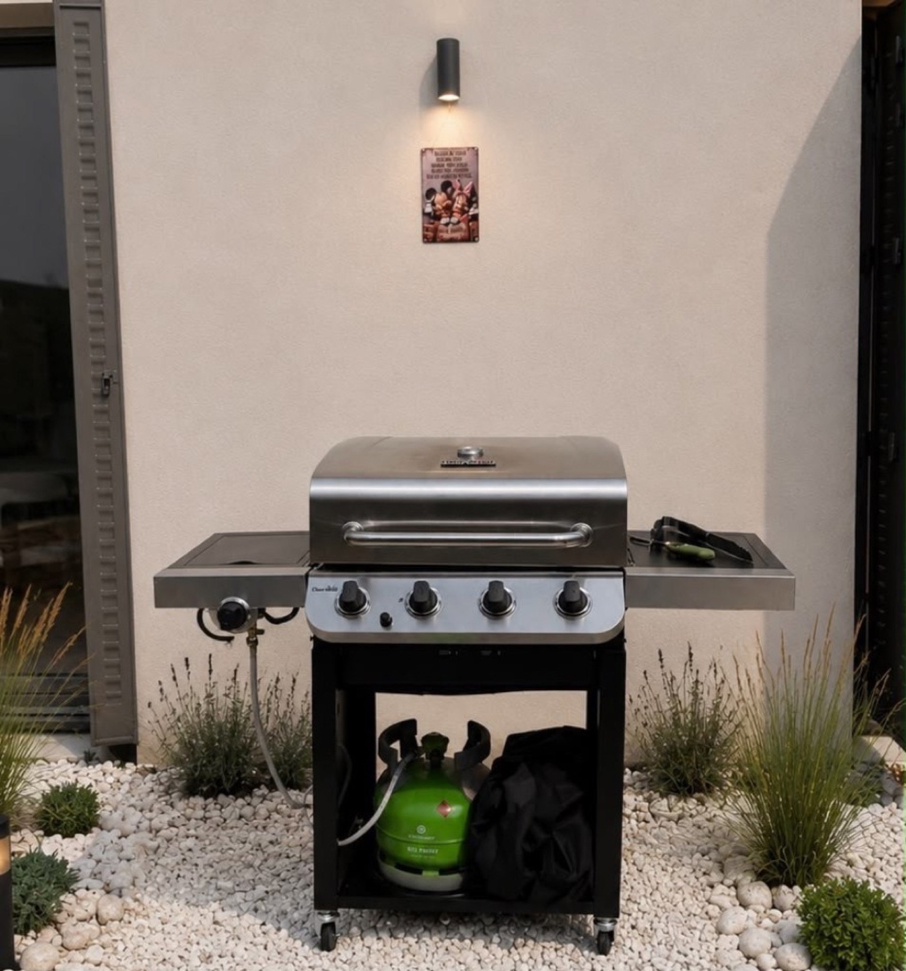 Barbecue gaz Char-Broil 4 brûleurs, jardin près de Disneyland Paris